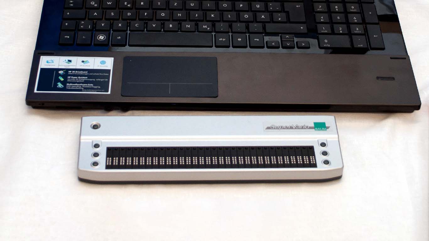Laptop mit Braillezeile