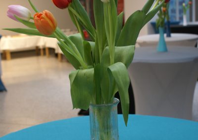 Vase mit Tulpen