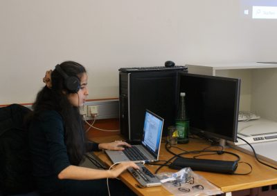 Referentin Yasemin Acur beim Workshop
