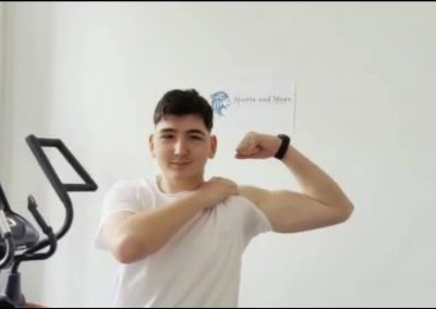 Eren Tanis zeigt seine Muskeln